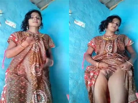 Rajwap cc village Bhabhi showing nude pussy to lover on Facebook live