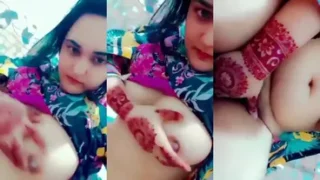 Latest pakistani sex video cute beautiful Pashto girl squeezes big boobs fingers pussy on cam nude selfie