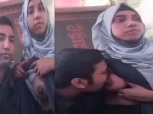 Bangladeshi Muslim hijab girl boobs sucking in hotel by brother viral mms