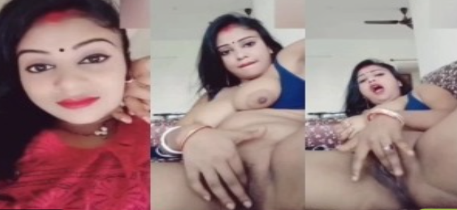 Indian Amateur Porn Horny Desi Bhabhi Fingering pussy viral video