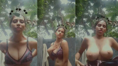 Desi Bangla village bhabhi showing big round boobs & rubbing outdoor sex mms