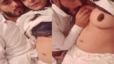 Hot Paki Bhabhi boobs show to her Dewar and sucking cock MMS